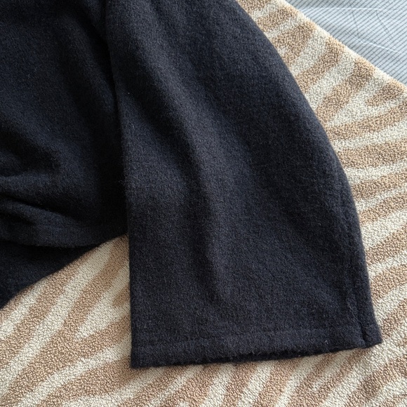 Navy Cropped Sweater - Picture 3 of 4